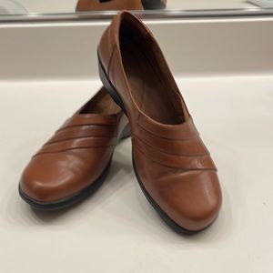 Clarks loafers size 8M